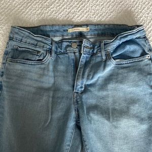Levi’s 711 skinny jeans